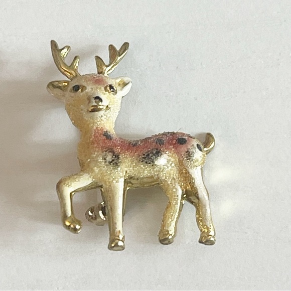 Vintage Tiny Marked Made in Korea Spotted Textured Deer Brooch - Picture 3 of 8